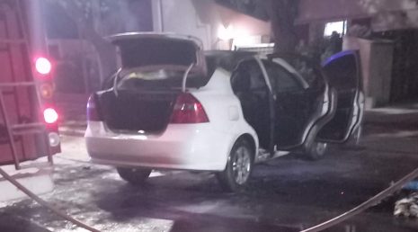 Incendiaron un automóvil en Barrio Irrigación