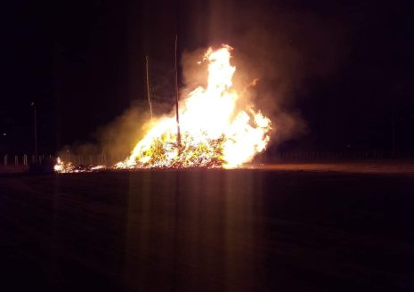 Inadaptados quemaron la parva destinada a los festejos de San Pedro del Atuel
