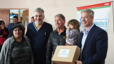 Entrega de estudios de salud a niños del fútbol infantil en General Alvear