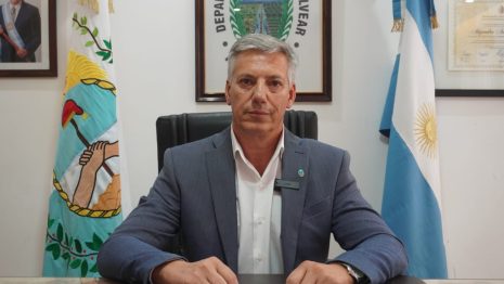 Molero firma convenio para mejorar en el suministro de Agua Potable en Alvear