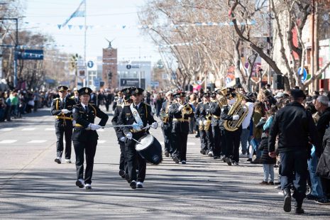 General Alvear celebra los 110 años con un gran desfile por la Avenida Principal