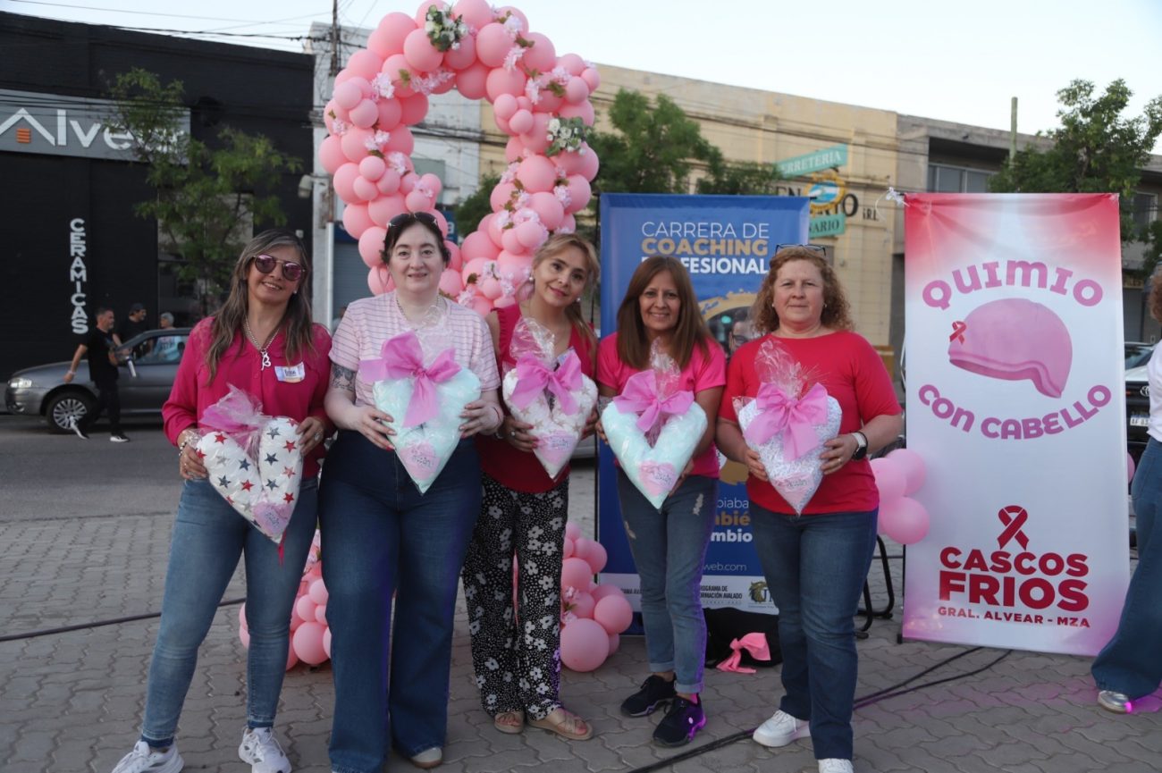 Alvear se vistió de rosa por la concientización sobre el cáncer de mama
