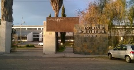 Se prepara la Feria del Productor Artesanal de la Escuela de Agricultura